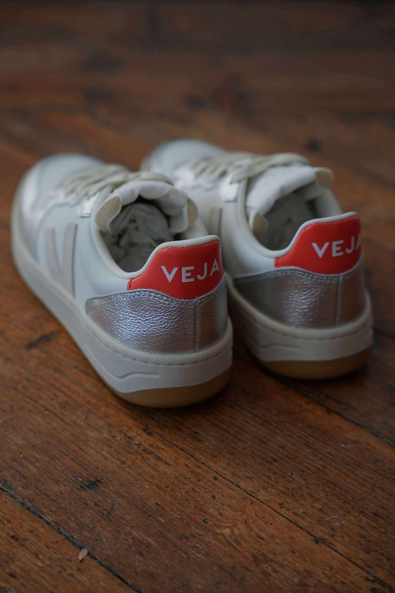 Veja V10 leather white pierre silver