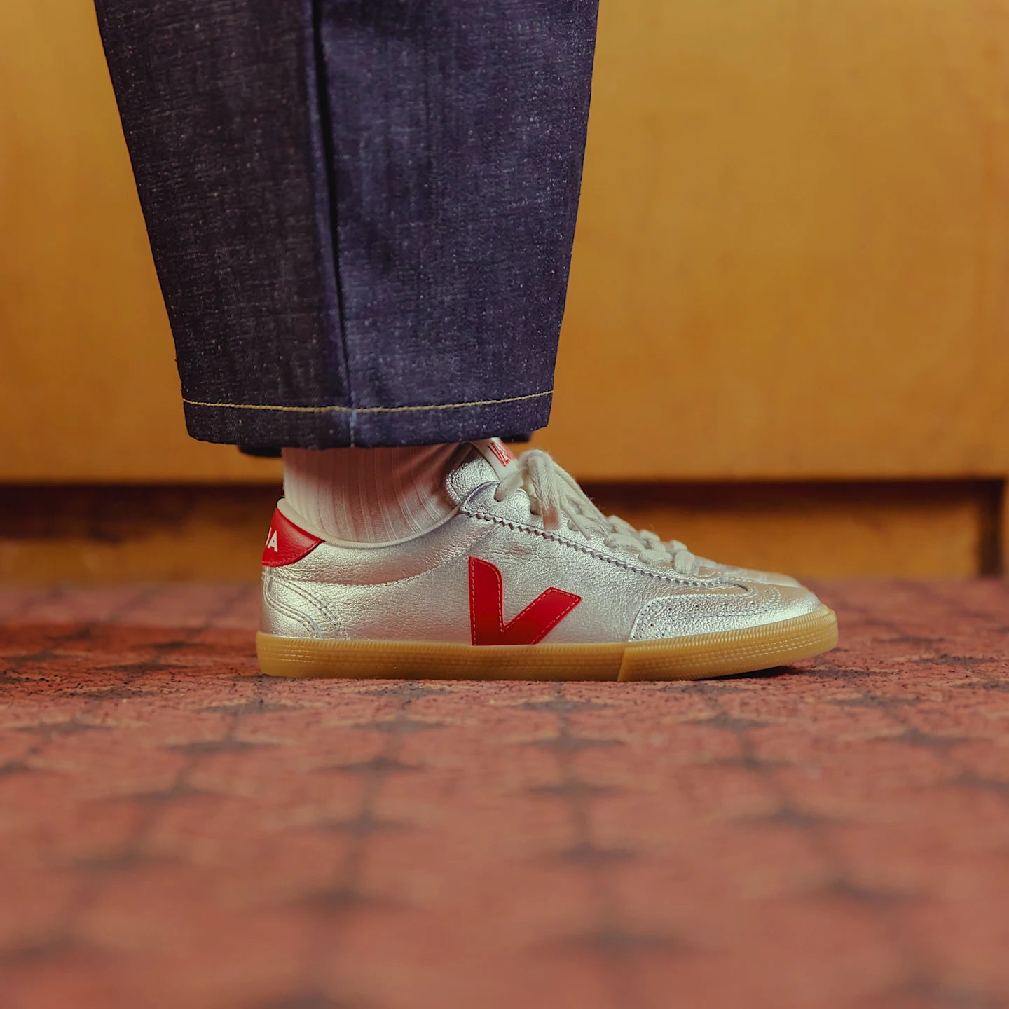 Veja Volley leather silver